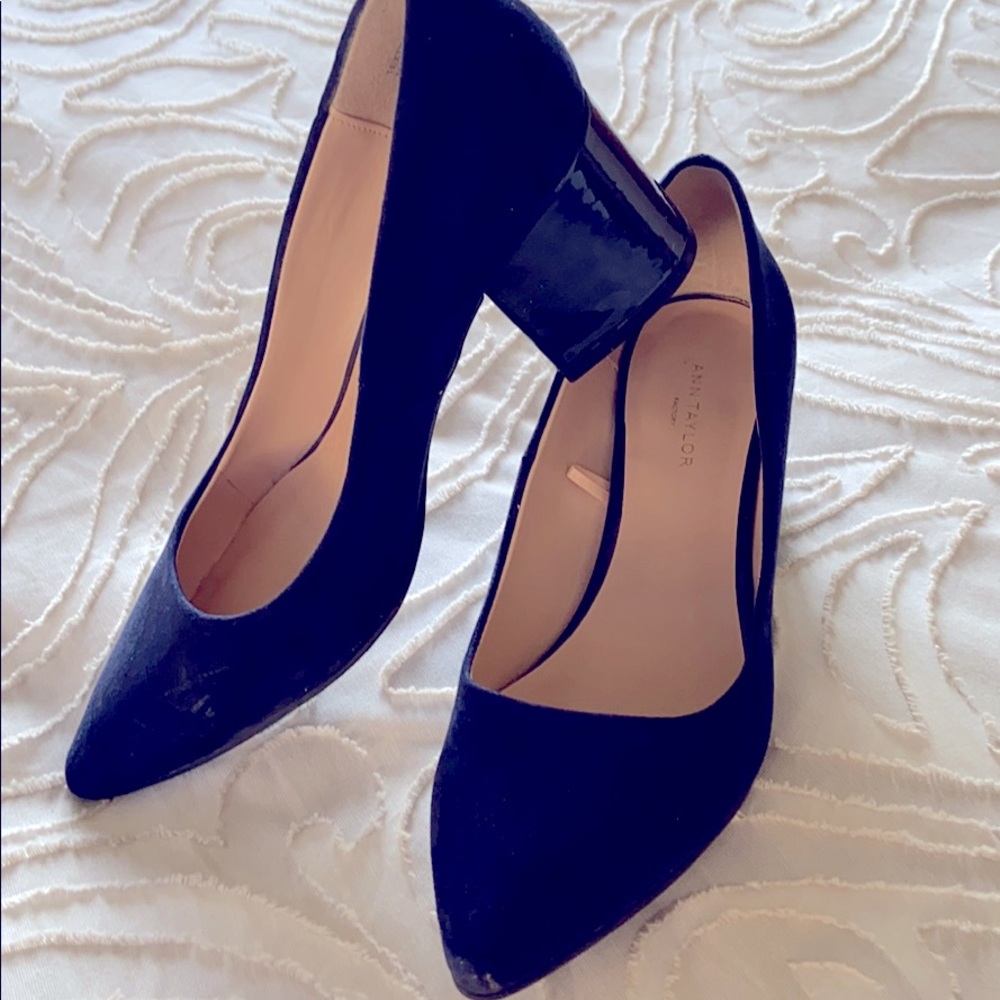 Ann Taylor suede navy blue heels size 6.5